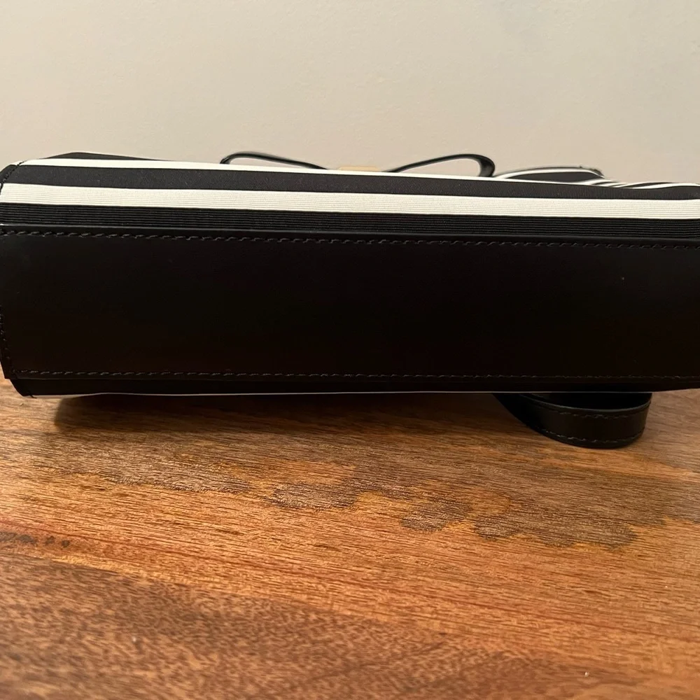 Kate Spade Crossbody Bag - Picture 4 of 7